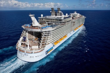 Das grösste Schiff der Welt, die Allure of the Seas, gibt ihr Europa Debut