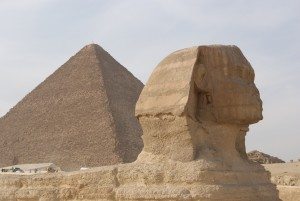 Sphinx und Cheops Pyramide in Kairo (Bild www.blog-kreuzfahrt.ch)