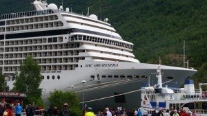 Die MSC Orchestra im Hafen von Flaam (Bild Stieger)