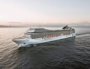 Mit MSC Poesia Vulkane und sprudelnde Geysire in Grönland und Island erleben