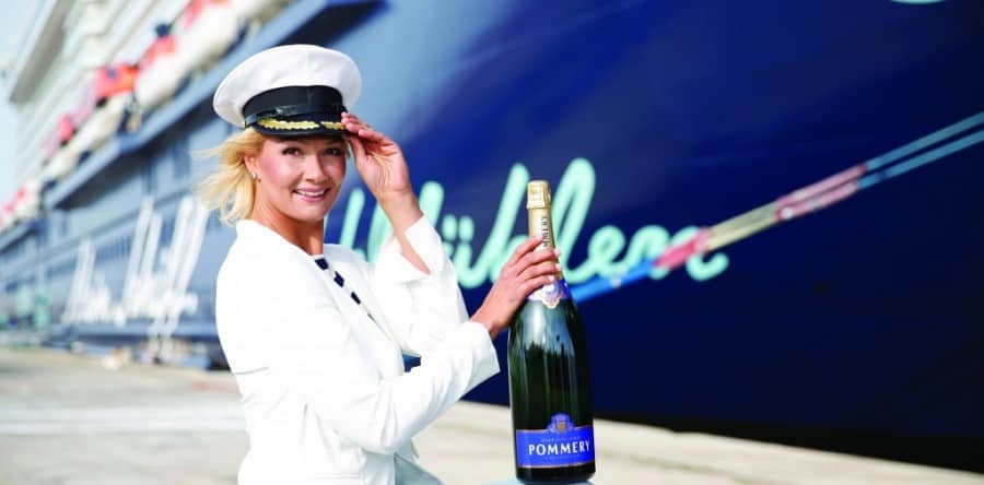 Franziska von Almsick löst Helene Fischer als Taufpatin der Mein Schiff 4 ab