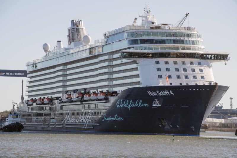 TUI Cruises hat heute in Finnland die Mein Schiff 4 übernommen