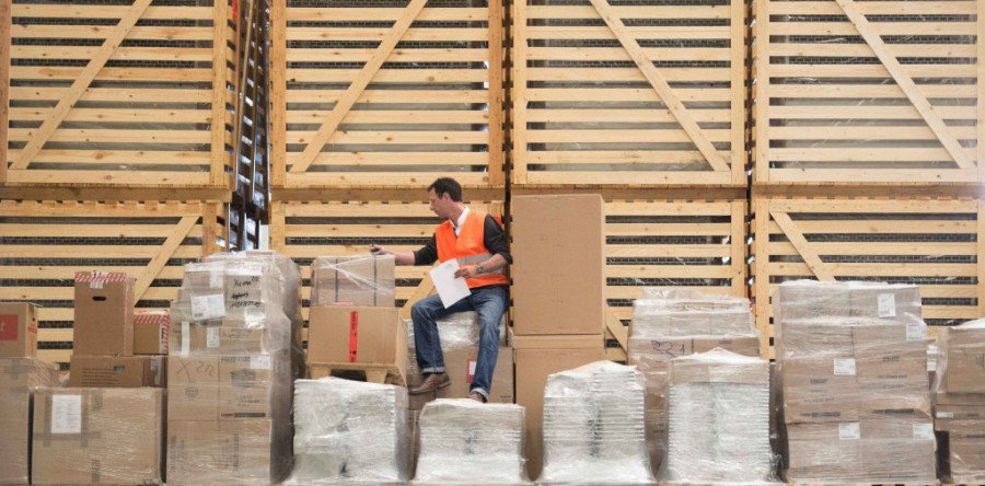 31 Container für AIDAprima auf dem Weg nach Japan