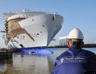 Harmony of the Seas – bald eines der grössten Kreuzfahrtschiffe – erstmals zu Wasser gelassen