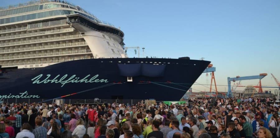 Franziska von Almsick hat Mein Schiff 4 in Kiel getauft