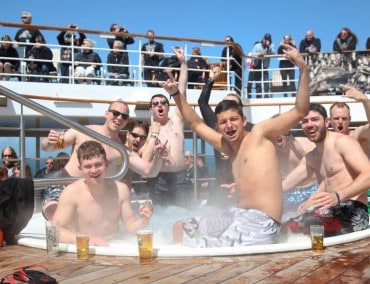 2’000 Metal Fans rocken im Video Clip von N24 nochmals dass die Bühne bebt