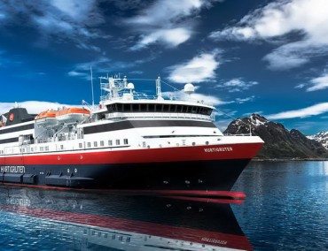 Hurtigruten investiert in neues Expeditionsschiff und kauft MS Norway Explorer