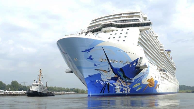 Superstar Pitbull tauft am 9. November die Norwegian Escape