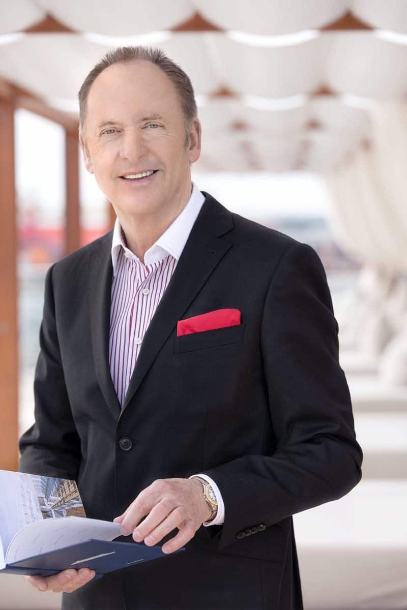 Besondere Auszeichnung für Karl J. Pojer von Hapag-Lloyd Kreuzfahrten