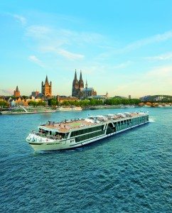 Die Amadeus Silver II vor Köln (Bild Lüftner Cruises)