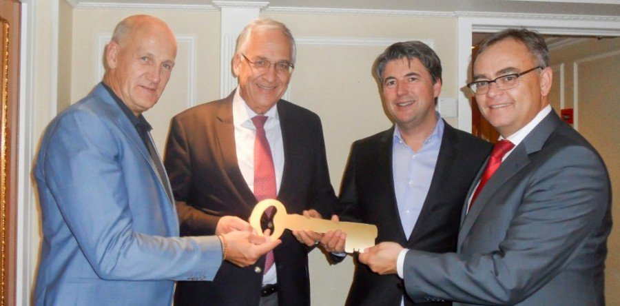 Schlüsselübergabe an die neuen Kapitäne der Nicko Cruises Flussreisen