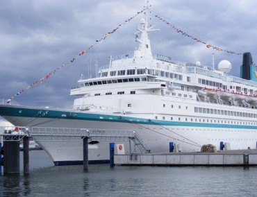 Albatros legt morgen am Ostseekai in Kiel an