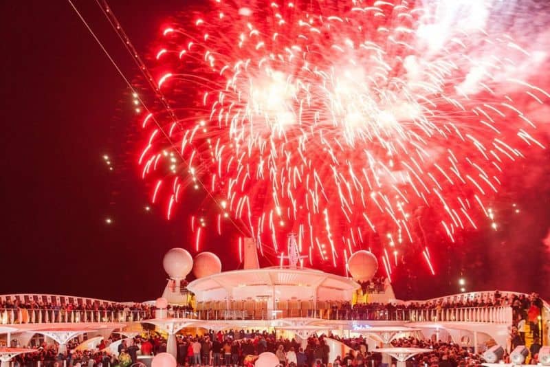 Gänsehaut pur: Neujahrsfeuerwerk mit drei AIDA Schiffen