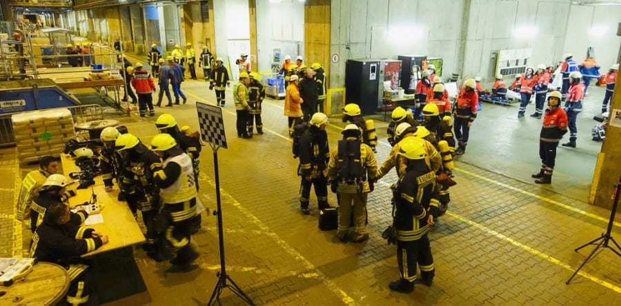 Meyer Werft führt Brandschutzübung im Maschinenraum eines Kreuzfahrtschiffes durch