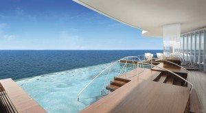 Ein solches Badeerlebnis bietet wohl nur die Seven Seas Explorer (Bild Regent Seven Seas Cruises)