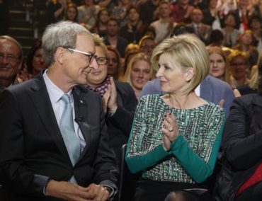 Phoenix Reisen unterstützt Brot für Brüder und Miseror mit 1.2 Millionen Euro