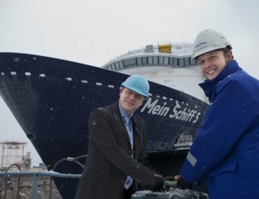 Mein Schiff 5 von TUI Cruises schwimmt