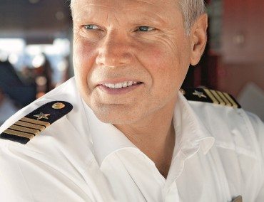 Kapitän Detlef Harms übernimmt Kommando der AIDA Prima