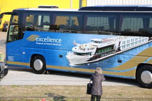 Toll sehen sie aus die neuen Twerenbold Busse: 4 davon werden mit Excellence gebrandet (Bild Stieger)