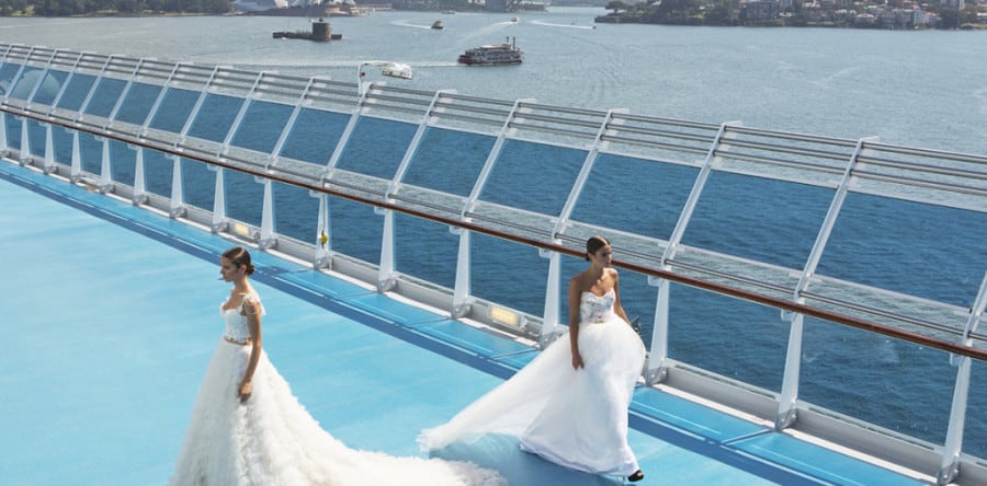 Spektakuläre Modeschau von Jessica Minh Anh auf der Costa Luminosa