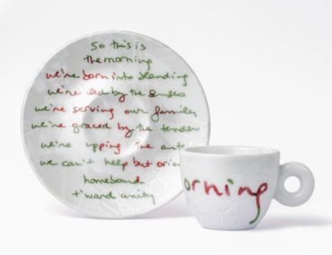 Alanis Morissette als Testimonial der neuen illy Art Collection
