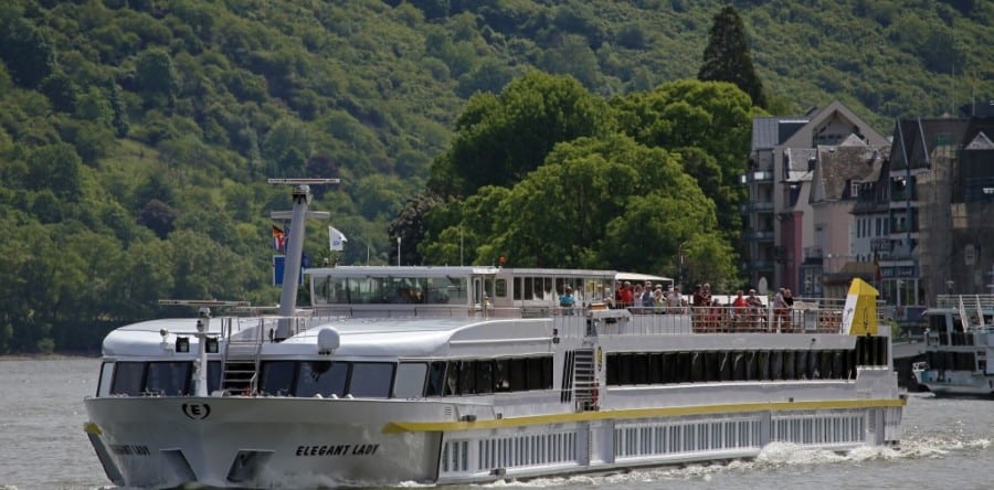 MS Elegant Lady wird renoviert und erhält französische Balkone