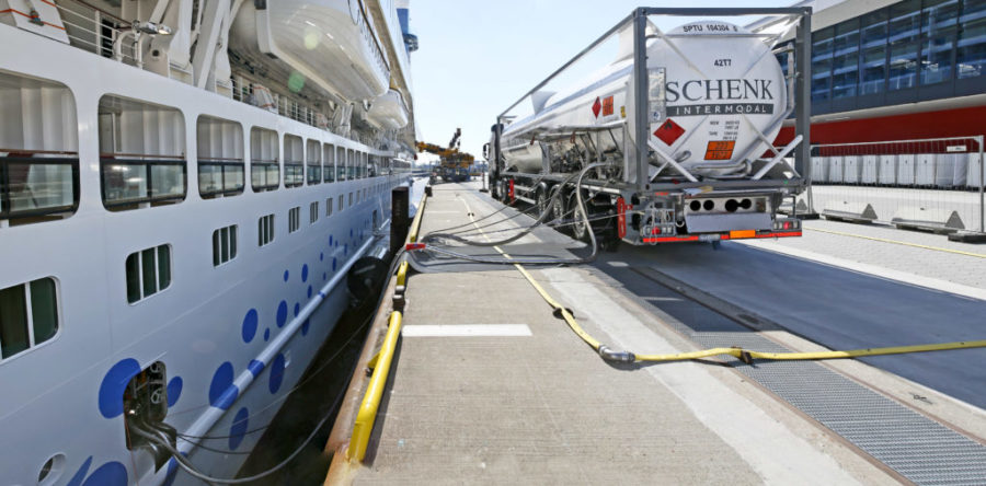 AIDA Prima und AIDA Sol werden in Hamburg mit sauberem Strom aus LNG betrieben