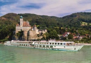 Die Crystal Mozart bringt Luxus auf die Donau (Bild Crystal Cruises)