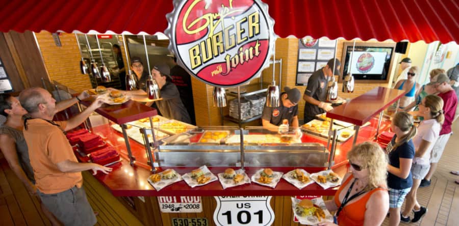 Carnival Cruise setzt neues F&B-Konzept auf der Carnival Valor um