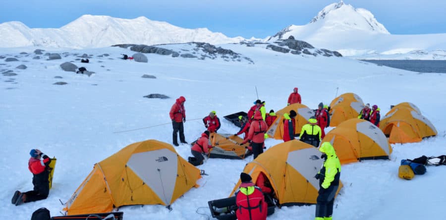 Mit Hurtigruten: Einmal im Leben im ewigen Eis zelten