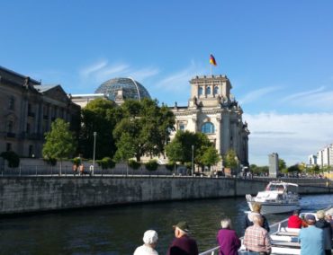 Hamburg und Berlin mit Mini-Kreuzfahrt vom Wasser aus entdecken