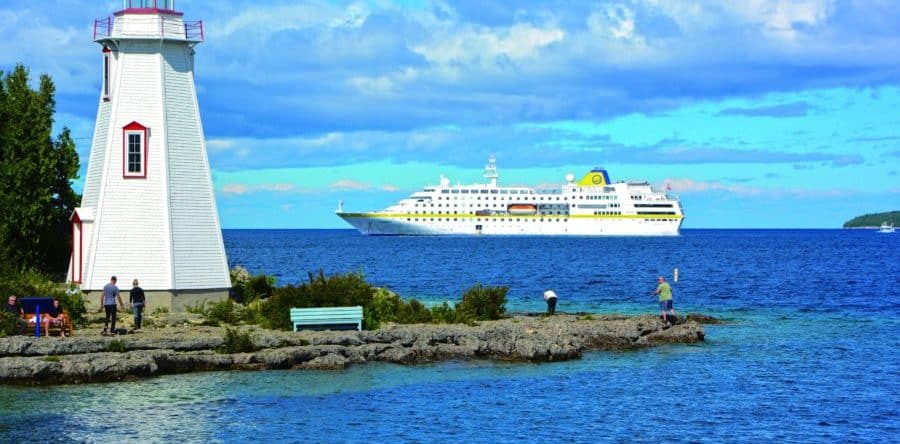 Premiere der MS Hamburg auf den Magdalenen-Inseln im St.-Lorenz-Golf