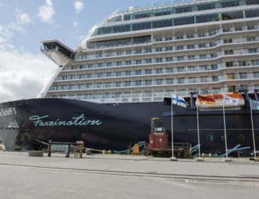 Mein Schiff 5 an TUI Cruises übergeben