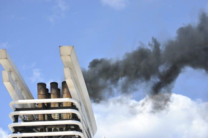 NABU fordert bis 2030 die Halbierung der Schifffahrts Emissionen