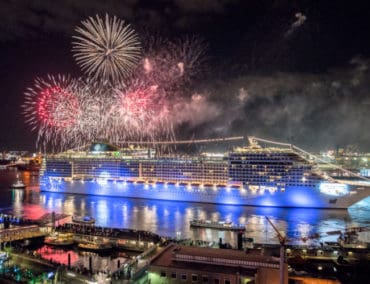 MSC Splendida und MSC Silvia bringen Hamburg zum Leuchten
