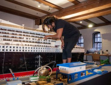 Verschönerungskur für die Lego-Queen Mary 2 im Maritimen Museum