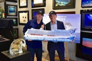Andy Stuart, President und Chief Executive Officer von Norwegian Cruise Line und der Künstler Robert Wyland (Bild Norwegian Cruise Line)
