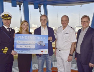 SOS-Kinderdörfer erhalten von AIDA Cruises Check über 102’450 Euro