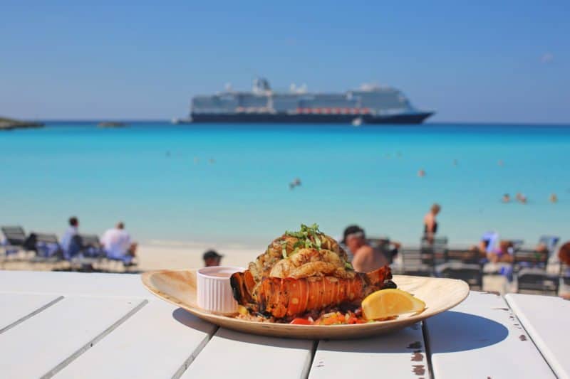 Privatinsel Half Moon Cay von Holland America Line feiert 20-Jahr-Jubiläum