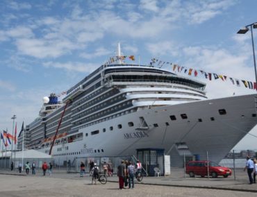 AIDA Cara eröffnet Kreuzfahrt-Saison in Kiel