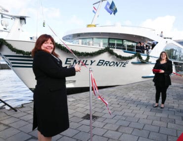 Taufe der MS Thomas Hardy und Emily Bronte in Amsterdam