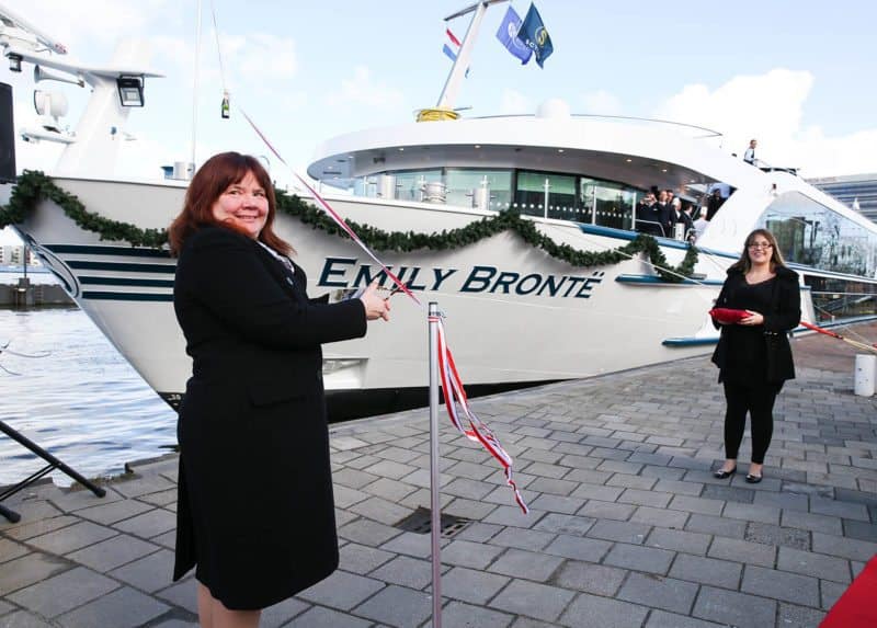 Taufe der MS Thomas Hardy und Emily Bronte in Amsterdam