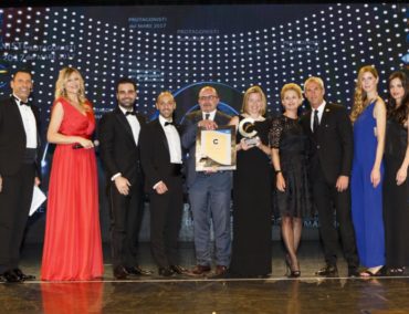 Ulrike Soukop überreichte Trophäen an 7 österreichische Vertriebspartner