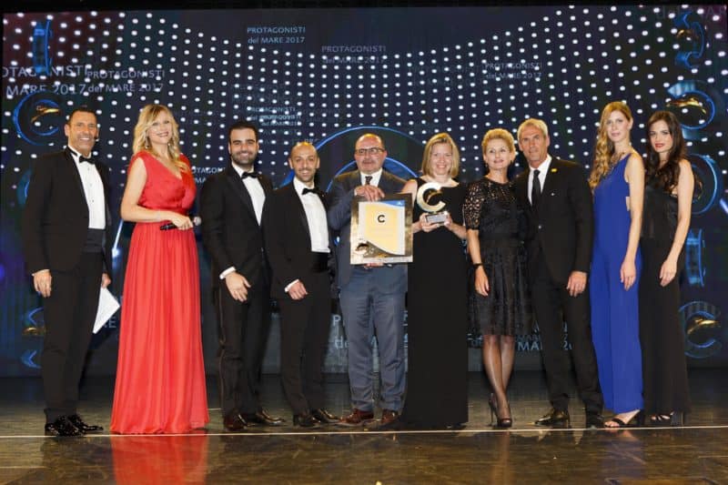 Ulrike Soukop überreichte Trophäen an 7 österreichische Vertriebspartner