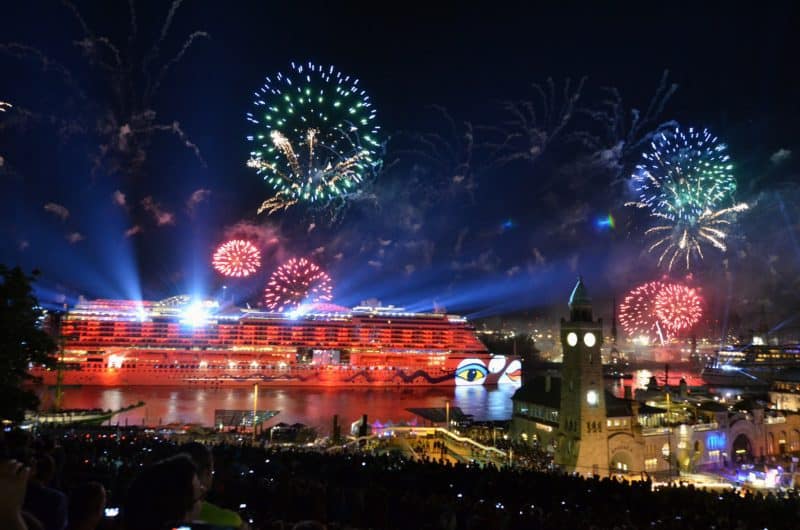 Mehr als 1 Million  Besucher feierten das größte Hafenfest der Welt