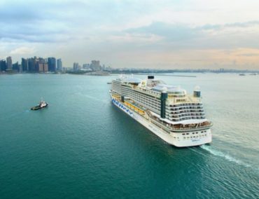 AIDA Perla hat auf dem Weg nach Mallorca Singapur erreicht