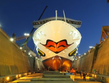 Kreuzfahrer und Yachten sorgen für Beschäftigung bei der Lloyd Werft