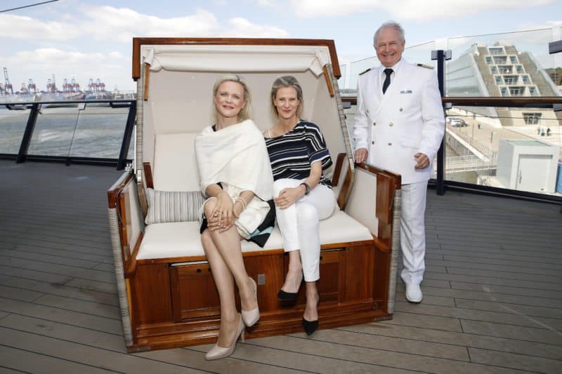 Eine Einheit aus Klang und Licht: Taufe der Mein Schiff 6