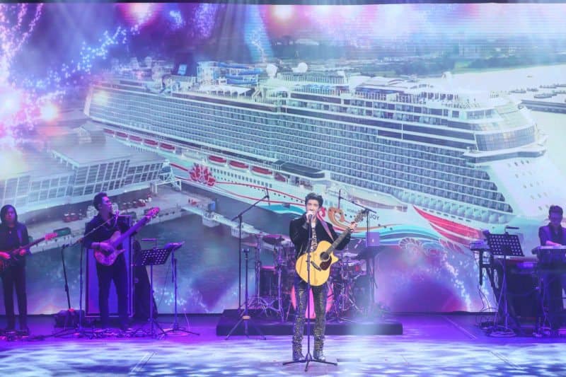 „King of Chinese Pop“ Wang Leehom tauft Norwegian Joy