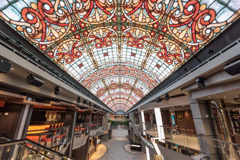 Der grösste LED-Himmel auf einem Kreuzfahrtschiff leuchtete für Sophia Loren